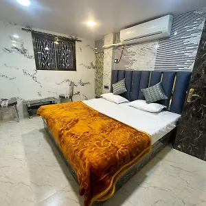  Проживание в семье Kashi Dham